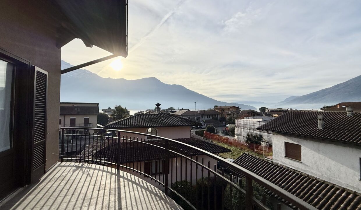 Appartamento Domaso con Terrazzi Garage e Vista Lago