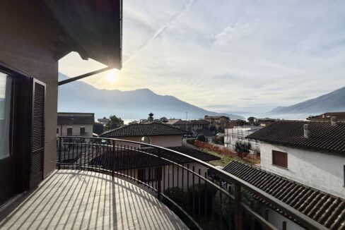Appartamento Domaso con Terrazzi Garage e Vista Lago