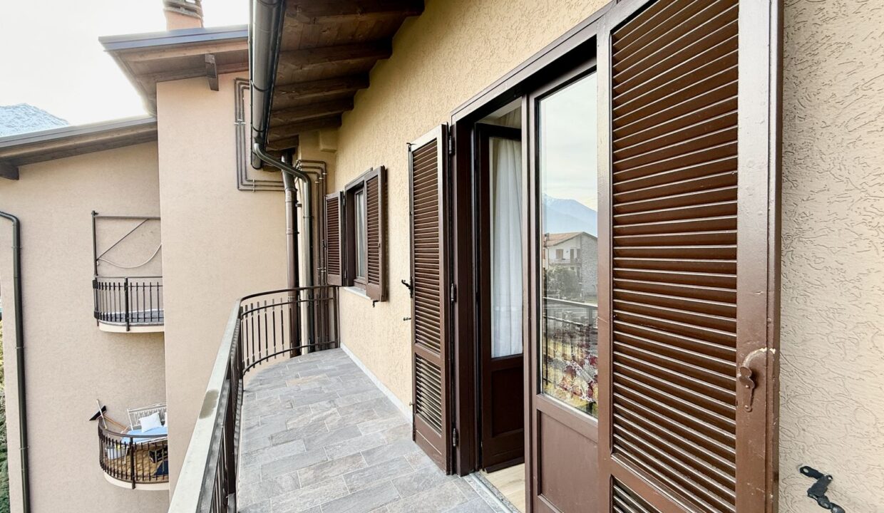 Appartamento Domaso con Terrazzi Garage e Vista Lago
