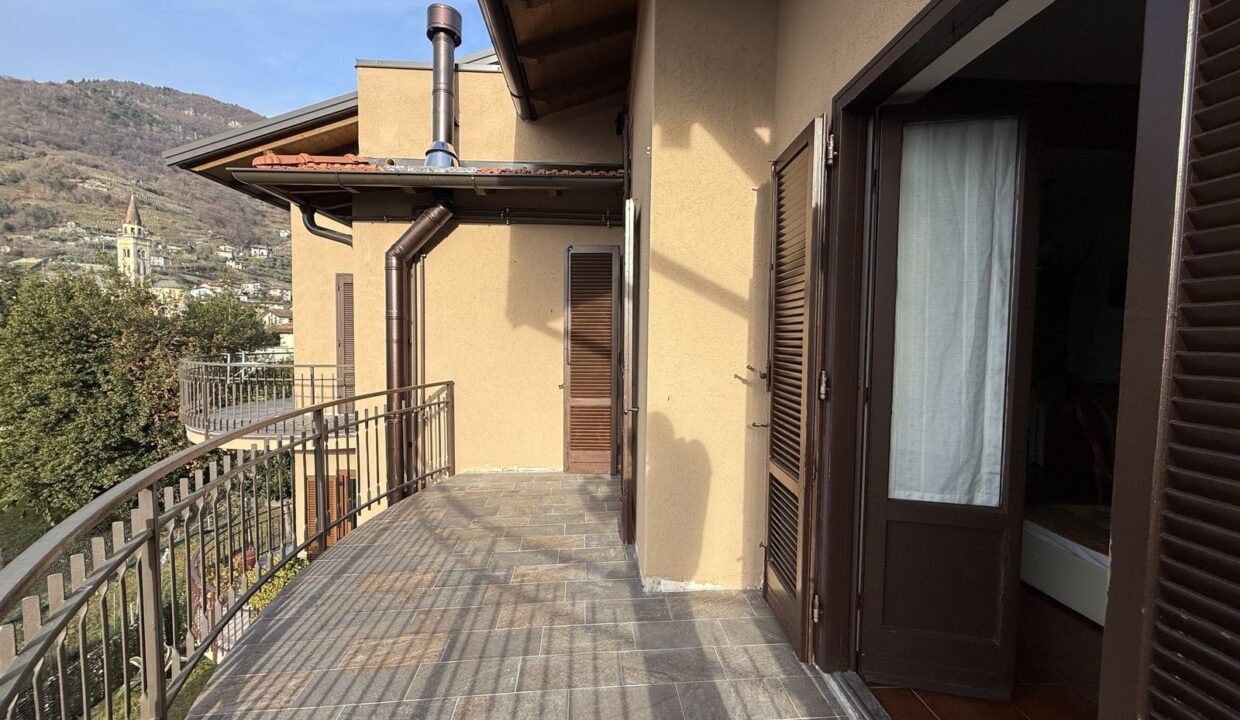 Appartamento Domaso con Terrazzi Garage e Vista Lago