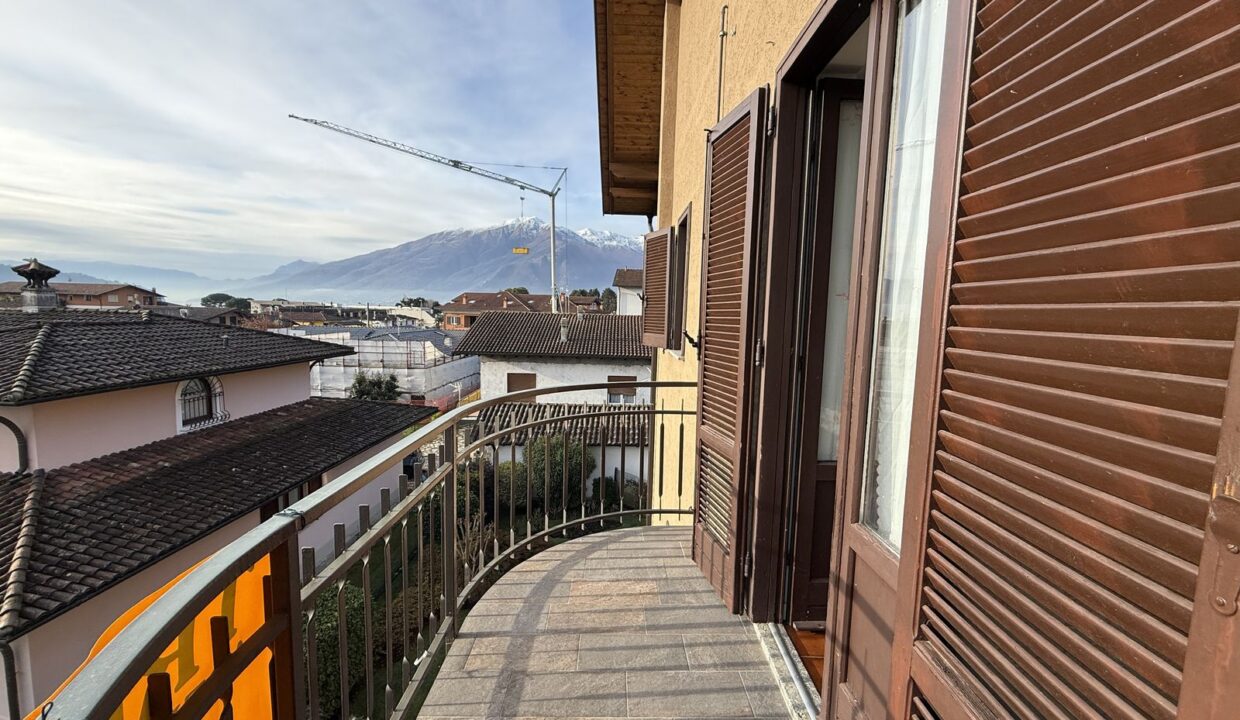 Appartamento Domaso con Terrazzi Garage e Vista Lago