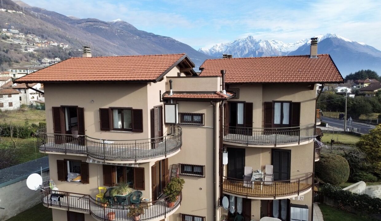 Appartamento Domaso con Terrazzi Garage e Vista Lago