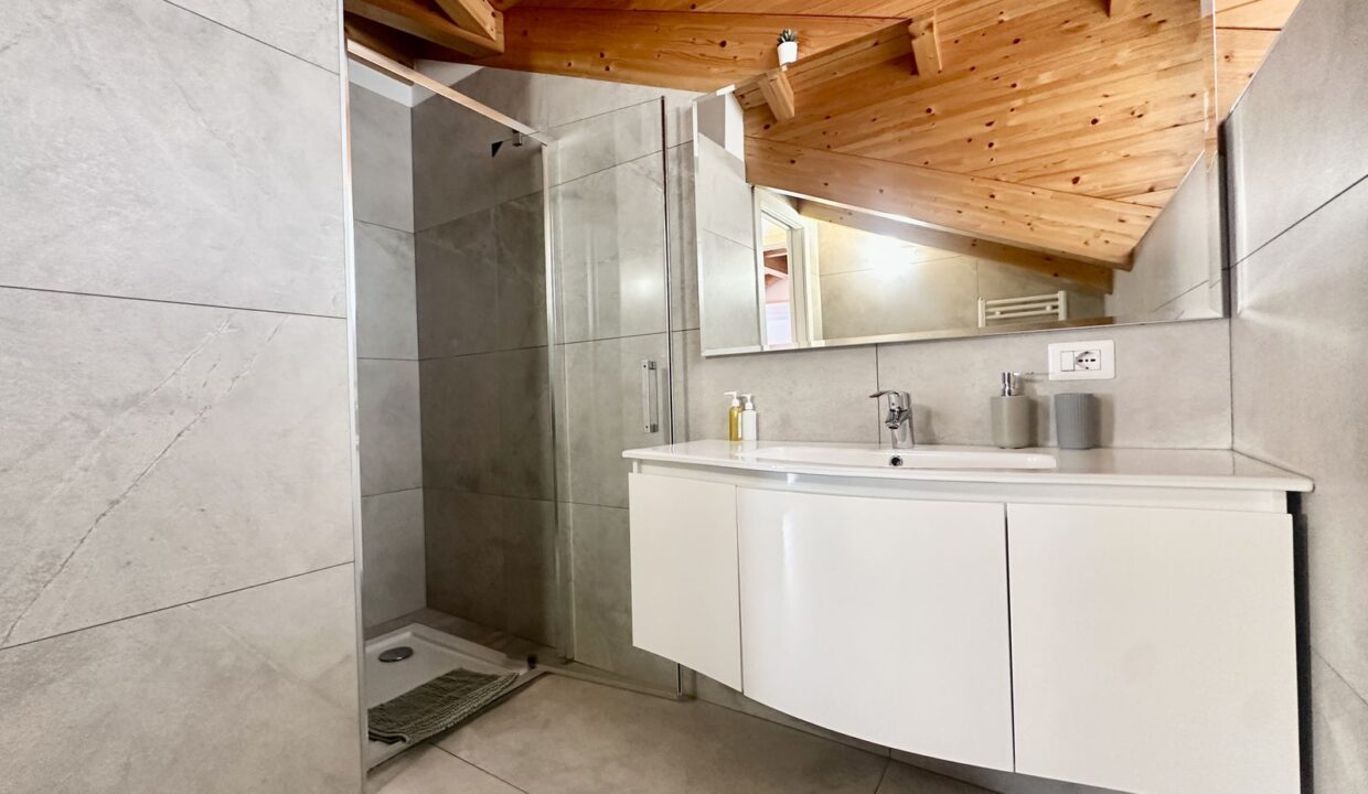 Attico Vista Lago con Piscina in Vendita a Menaggio | Lago di Como