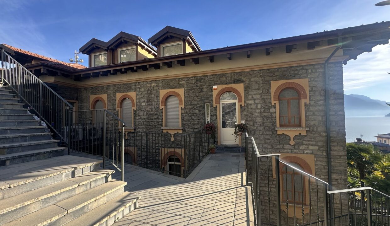 Attico Vista Lago con Piscina in Vendita a Menaggio | Lago di Como