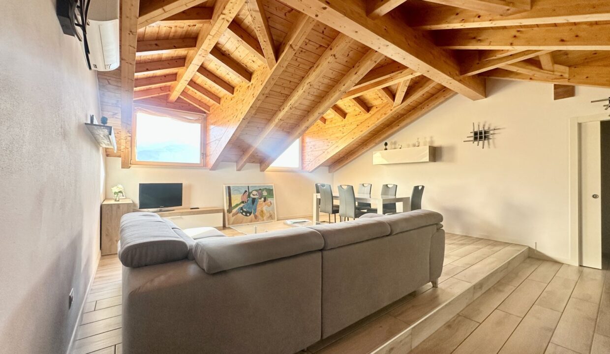 Attico Vista Lago con Piscina in Vendita a Menaggio | Lago di Como