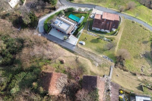 Rustici Indipendenti Gravedona ed Uniti con Terreno
