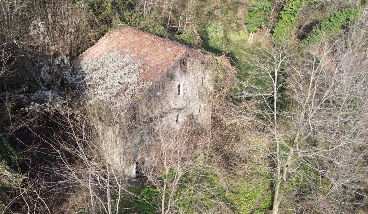 Rustici Indipendenti Gravedona ed Uniti con Terreno
