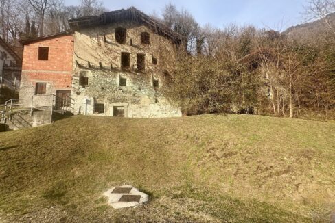 Rustici Indipendenti Gravedona ed Uniti con Terreno