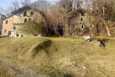 Rustici Indipendenti Gravedona ed Uniti con Terreno