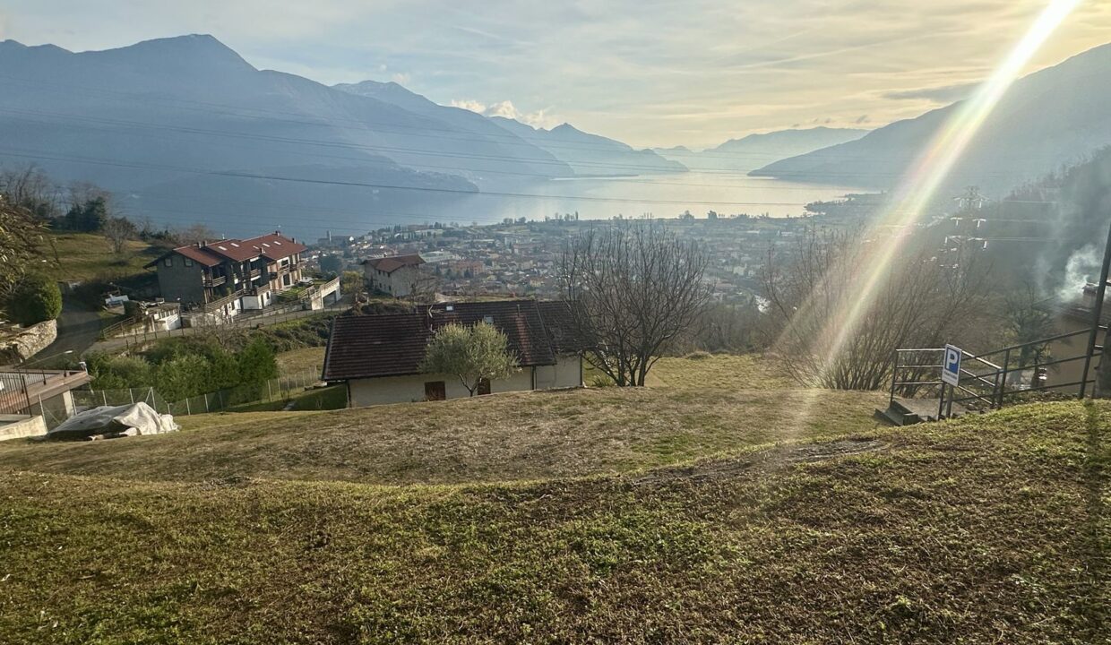 Rustici Indipendenti Gravedona ed Uniti con Terreno