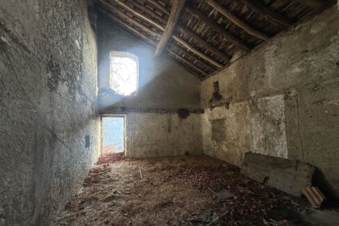 Rustici Indipendenti Gravedona ed Uniti con Terreno