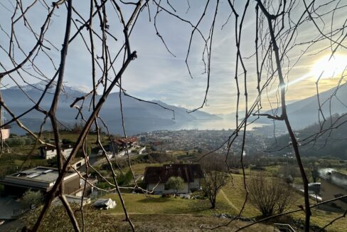 Rustici Indipendenti Gravedona ed Uniti con Terreno