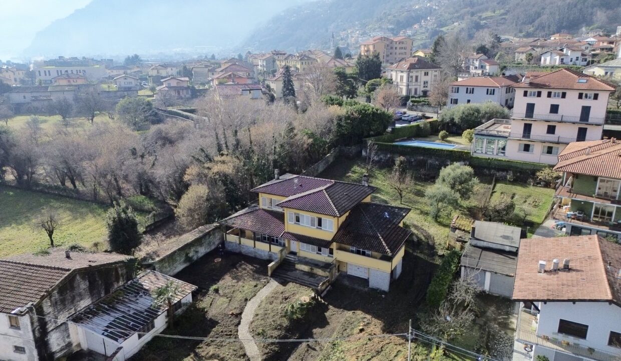 Villa in vendita con Terreno Edificabile Gravedona ed Uniti