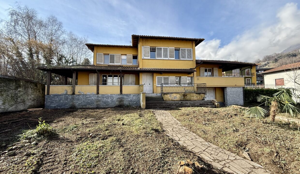 Villa in vendita con Terreno Edificabile Gravedona ed Uniti