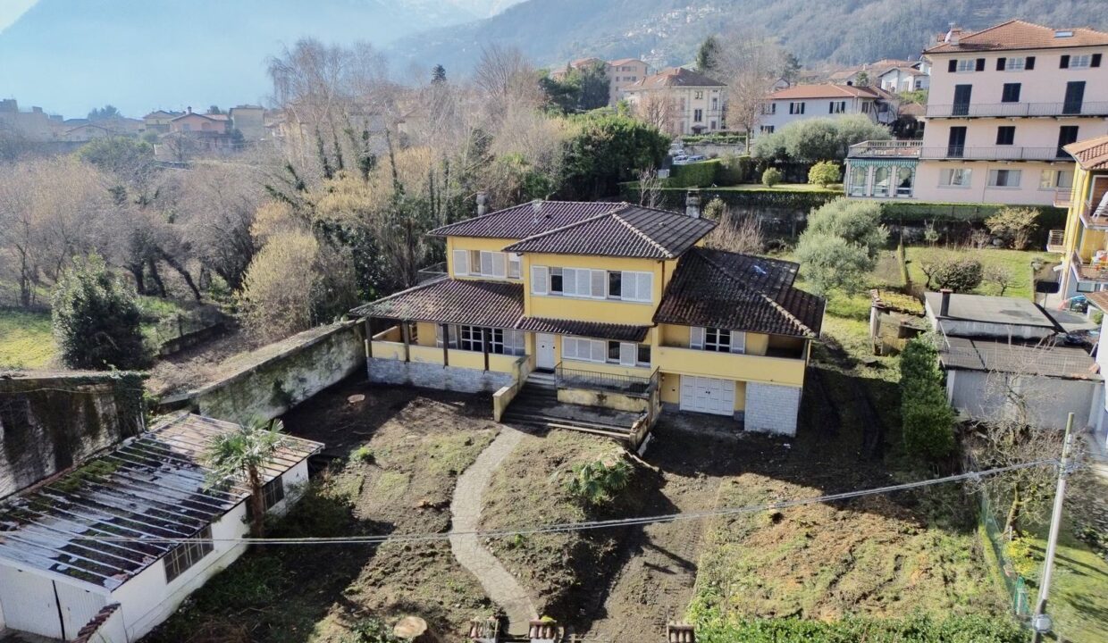 Villa in vendita con Terreno Edificabile Gravedona ed Uniti