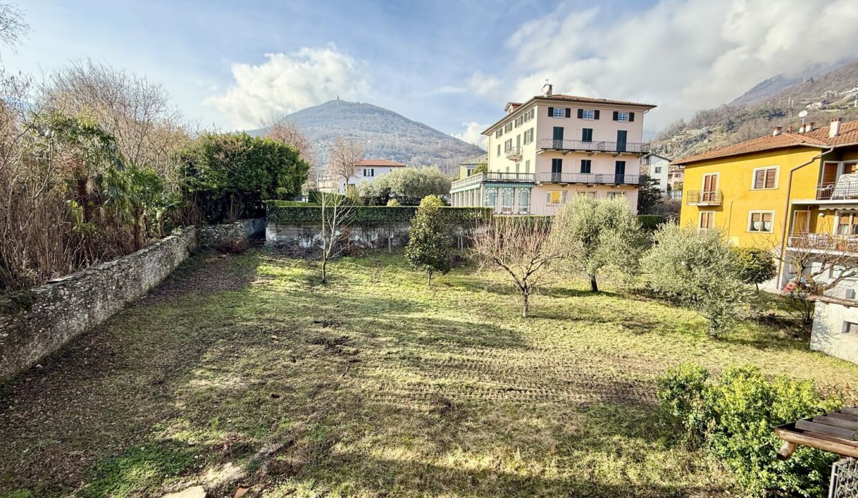 Villa in vendita con Terreno Edificabile Gravedona ed Uniti