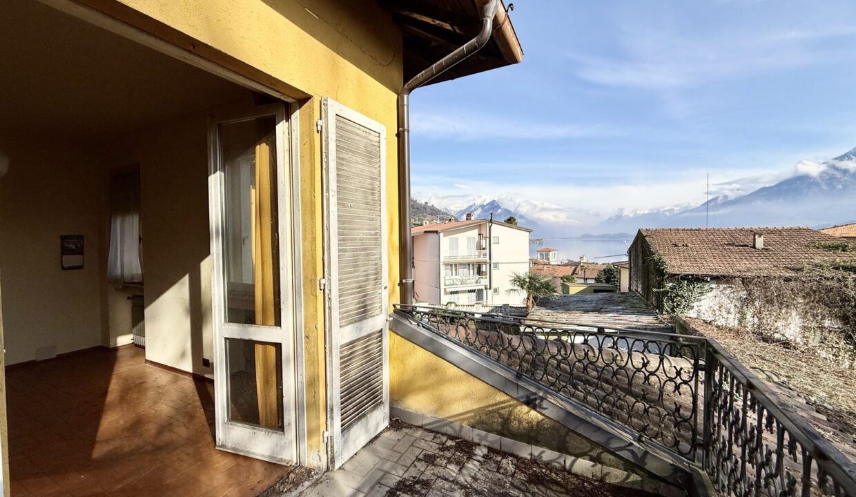 Villa in vendita con Terreno Edificabile Gravedona ed Uniti