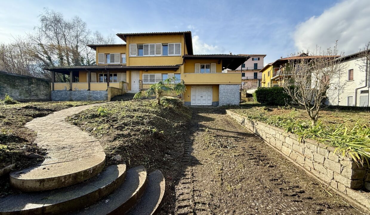 Villa in vendita con Terreno Edificabile Gravedona ed Uniti