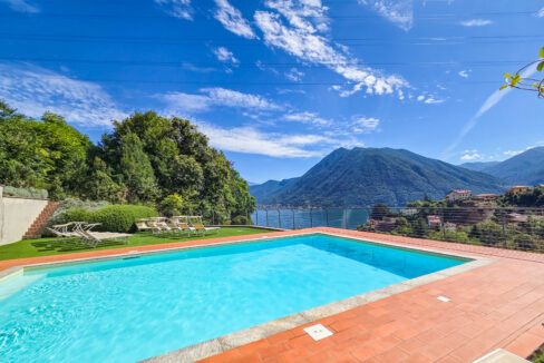 Argegno Villa con Scorcio Lago 1