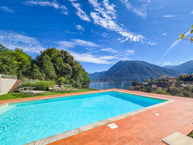 Argegno Villa con Scorcio Lago piscina