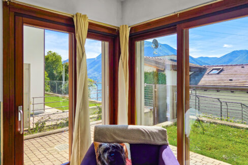 Argegno Villa con Scorcio Lago 11