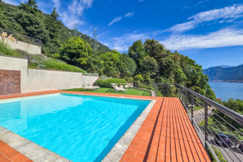 Argegno Villa con Scorcio Lago 34