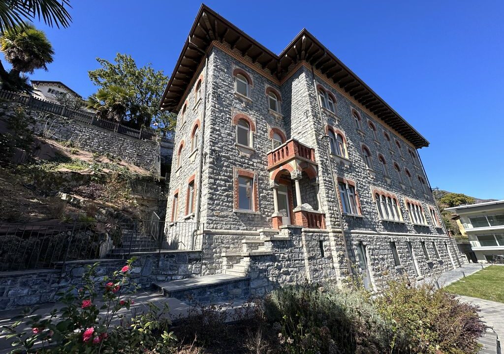Menaggio Appartamento in Villa storica con Piscina