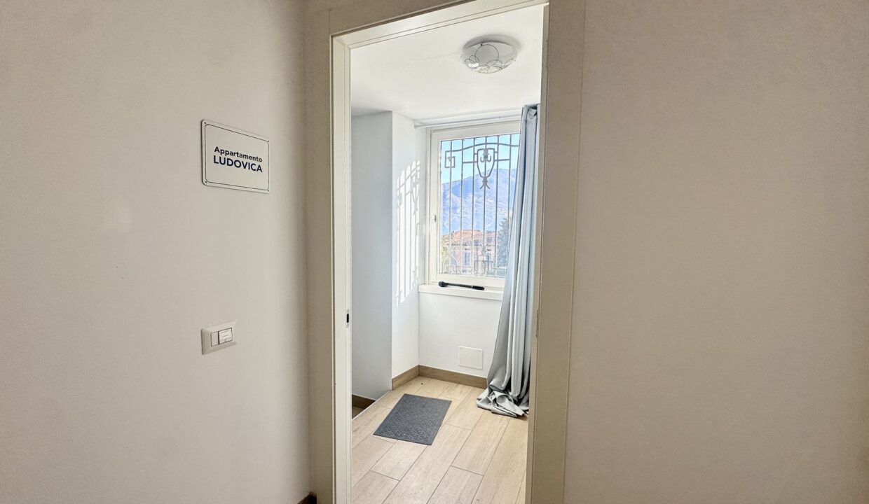 Menaggio Appartamento in Villa storica con Piscina