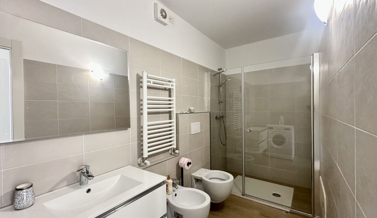 Menaggio Appartamento in Villa storica con Piscina