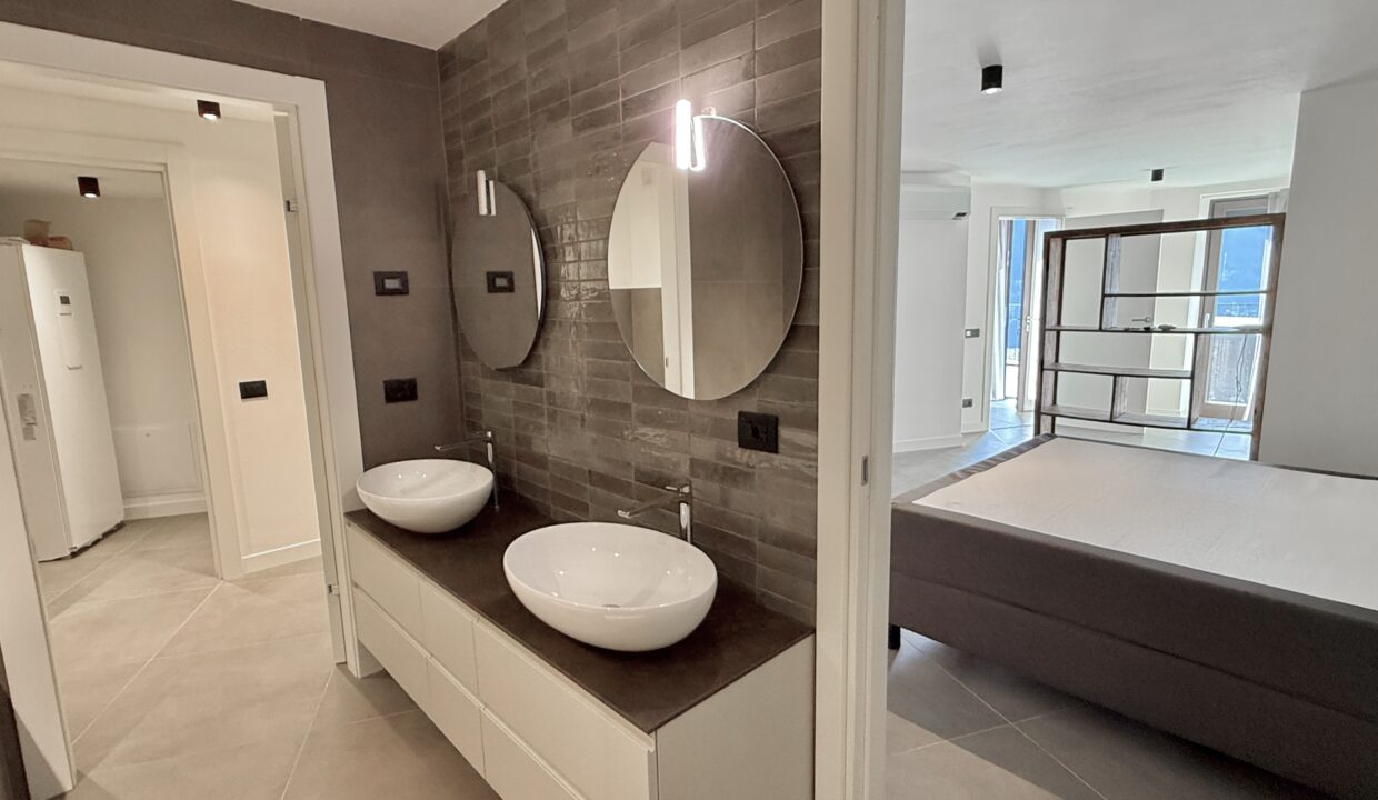 Carate Urio Appartamento con Vista Lago 32