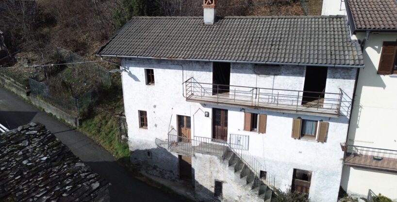 Casa Seminipendente con Giardino Gravedona collinare