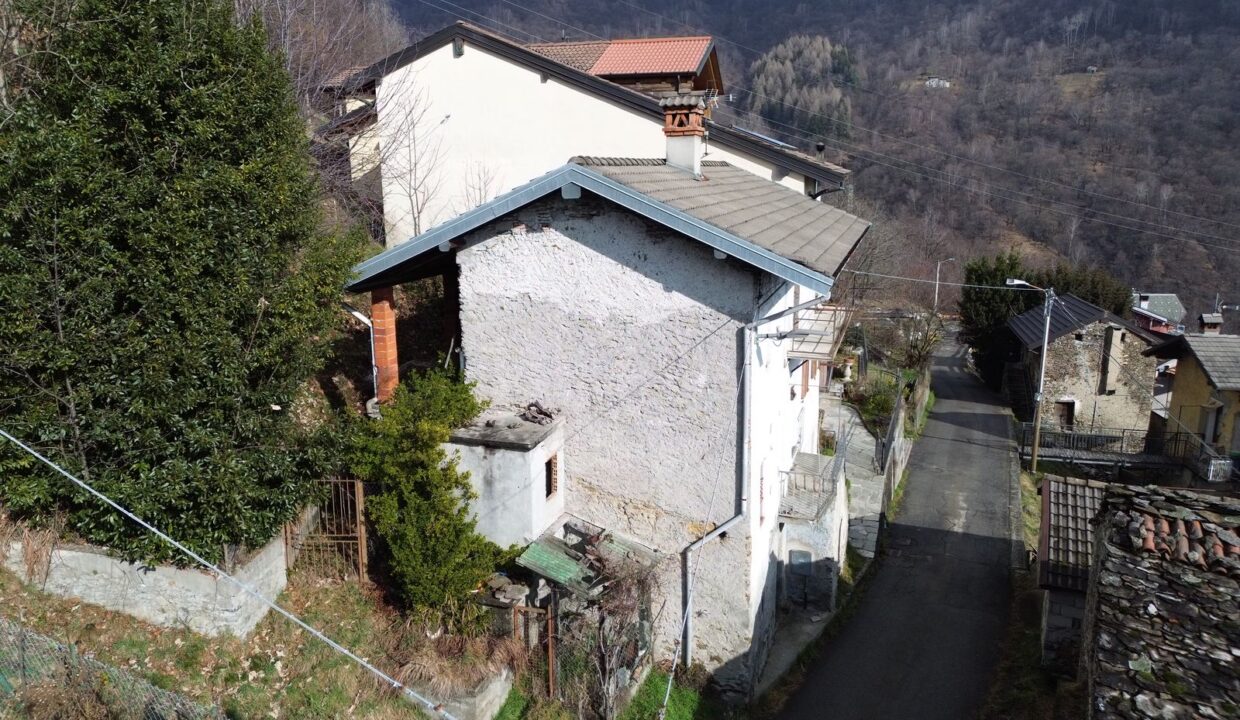 Casa Seminipendente con Giardino Gravedona collinare