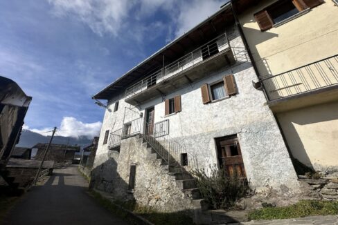Casa Seminipendente con Giardino Gravedona collinare
