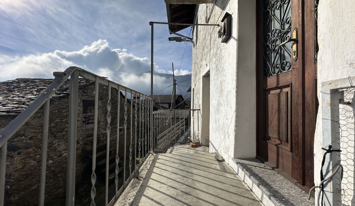 Casa Seminipendente con Giardino Gravedona collinare