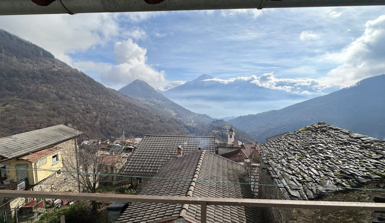Casa Seminipendente con Giardino Gravedona collinare