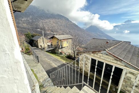 Casa Seminipendente con Giardino Gravedona collinare