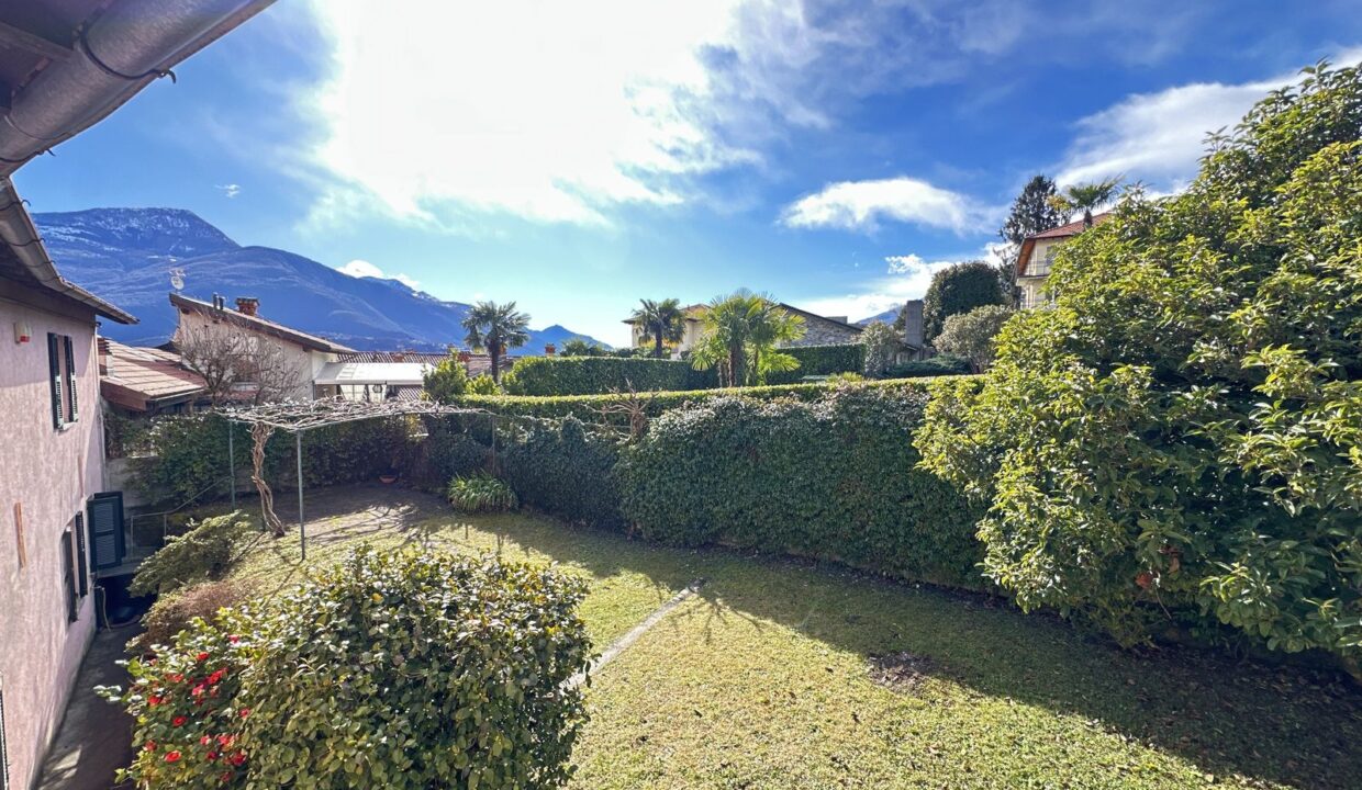 Casa Gravedona ed Uniti con Giardino e Vista Lago