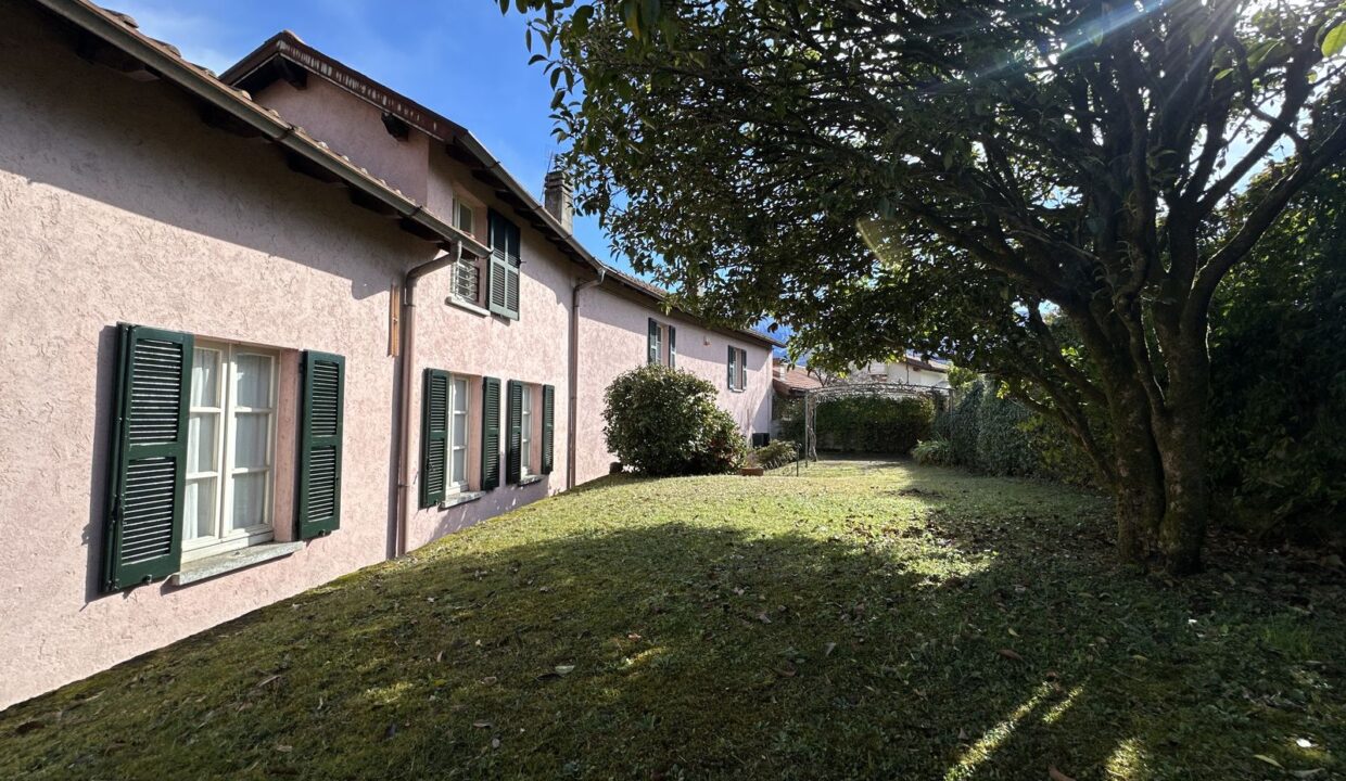 Casa Gravedona ed Uniti con Giardino e Vista Lago