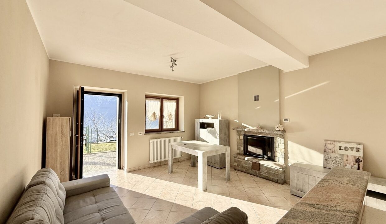 Casa Vista Lago con Giardino Gera Lario Collinare