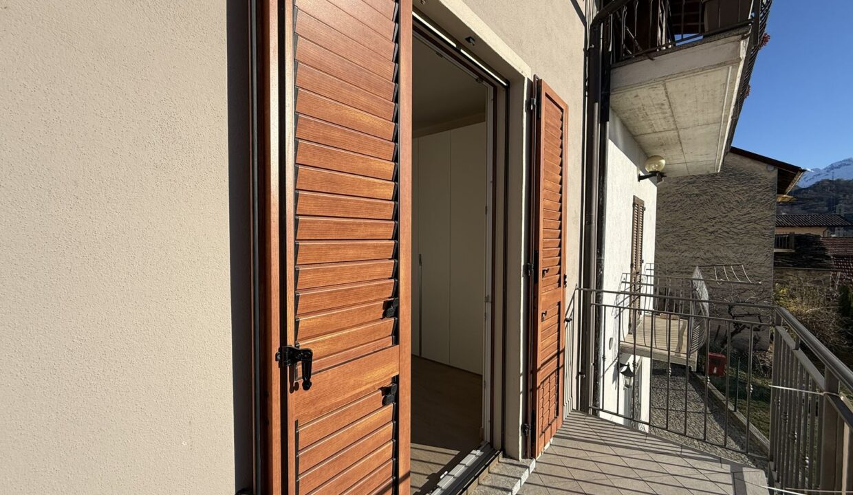 Casa Vista Lago con Giardino Gera Lario Collinare