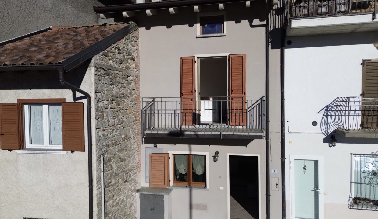 Casa Vista Lago con Giardino Gera Lario Collinare