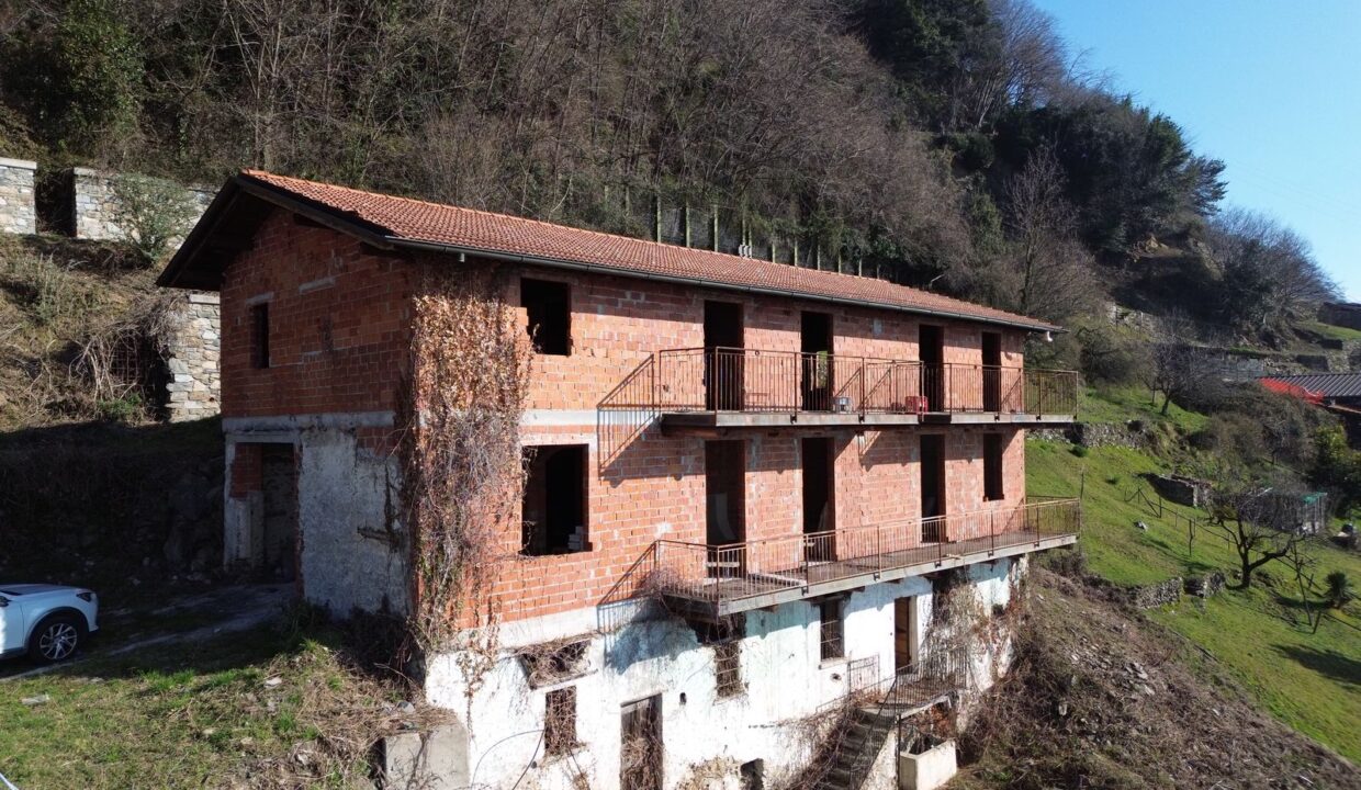 Gravedona ed Uniti Terreno Edificabile Vista Lago Como