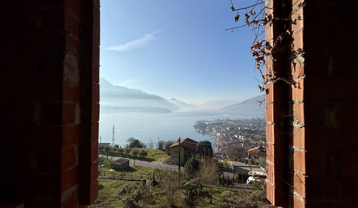 Gravedona ed Uniti Terreno Edificabile Vista Lago Como