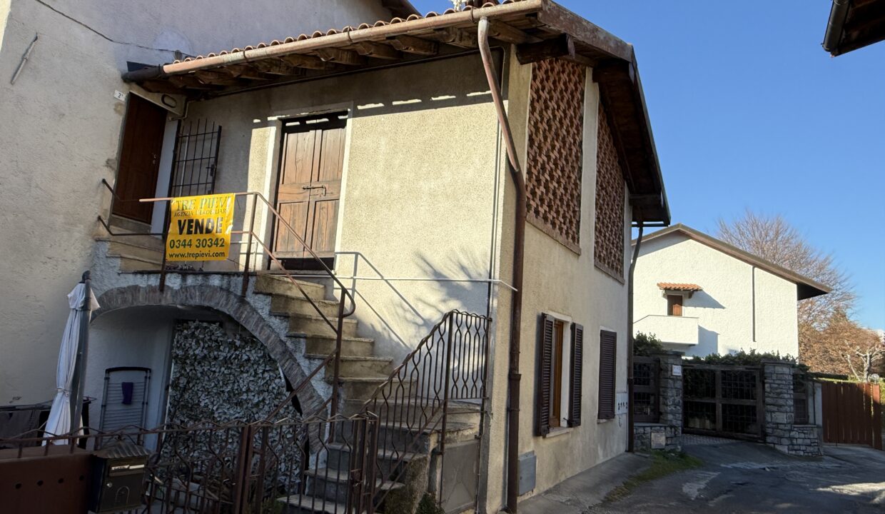 Griante rustico da ristrutturare