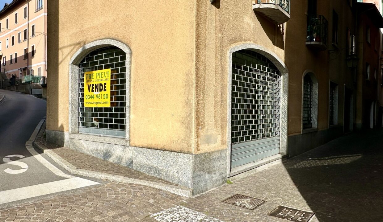 Gravedona ed Uniti Lungolago Abitazione da trasformare in due appartamenti!