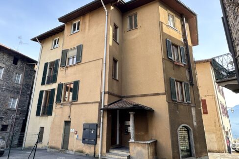 Gravedona ed Uniti Lungolago Abitazione da trasformare in due appartamenti!