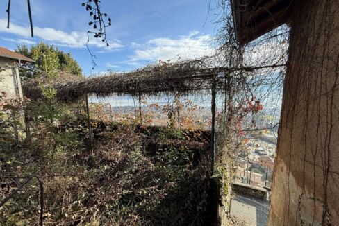 Rustico da Ristrutturare Dongo Vista Lago Como