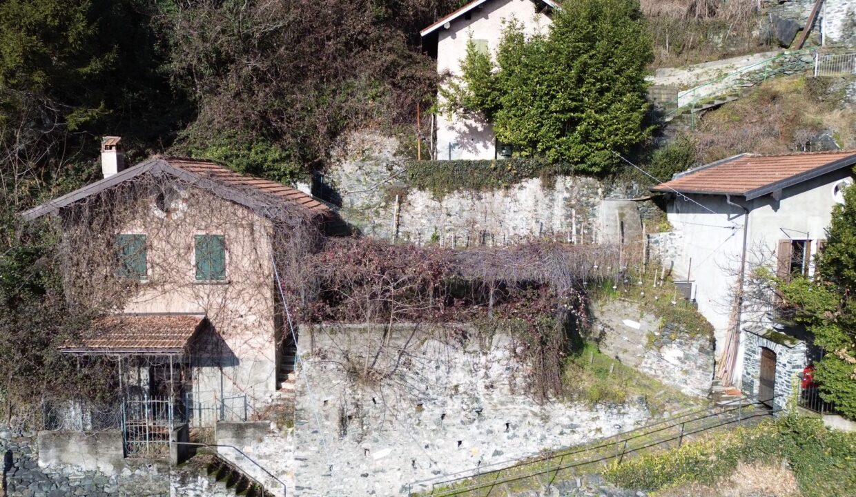 Rustico da Ristrutturare Dongo Vista Lago Como