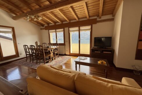 Carate Urio Appartamento con Vista Lago29
