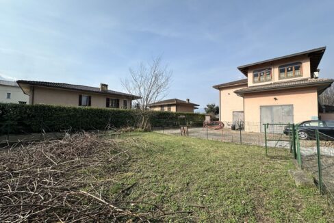 Dubino Casa indipendente con Officina e Abitazione